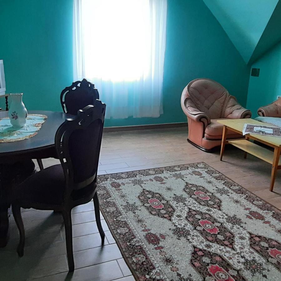 Ferienwohnung Torony Lovarda Maganszallas Kiskunfélegyháza Exterior foto