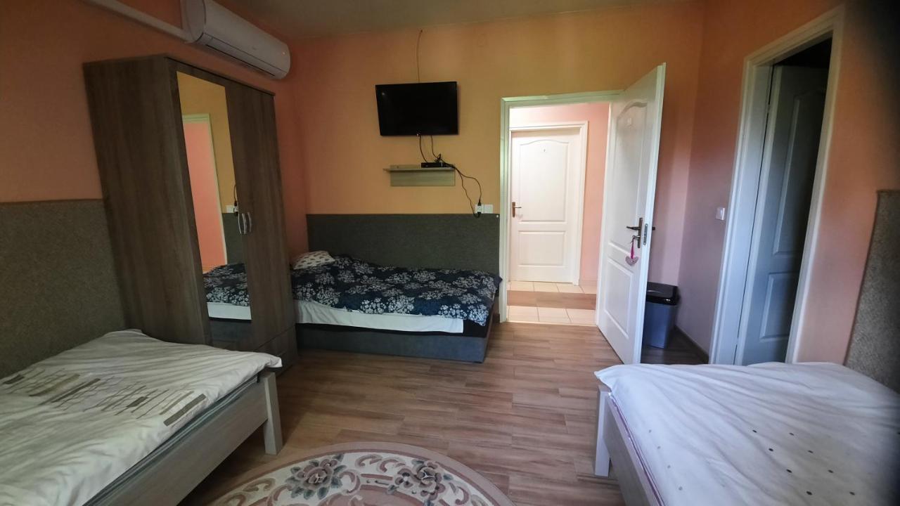 Ferienwohnung Torony Lovarda Maganszallas Kiskunfélegyháza Exterior foto