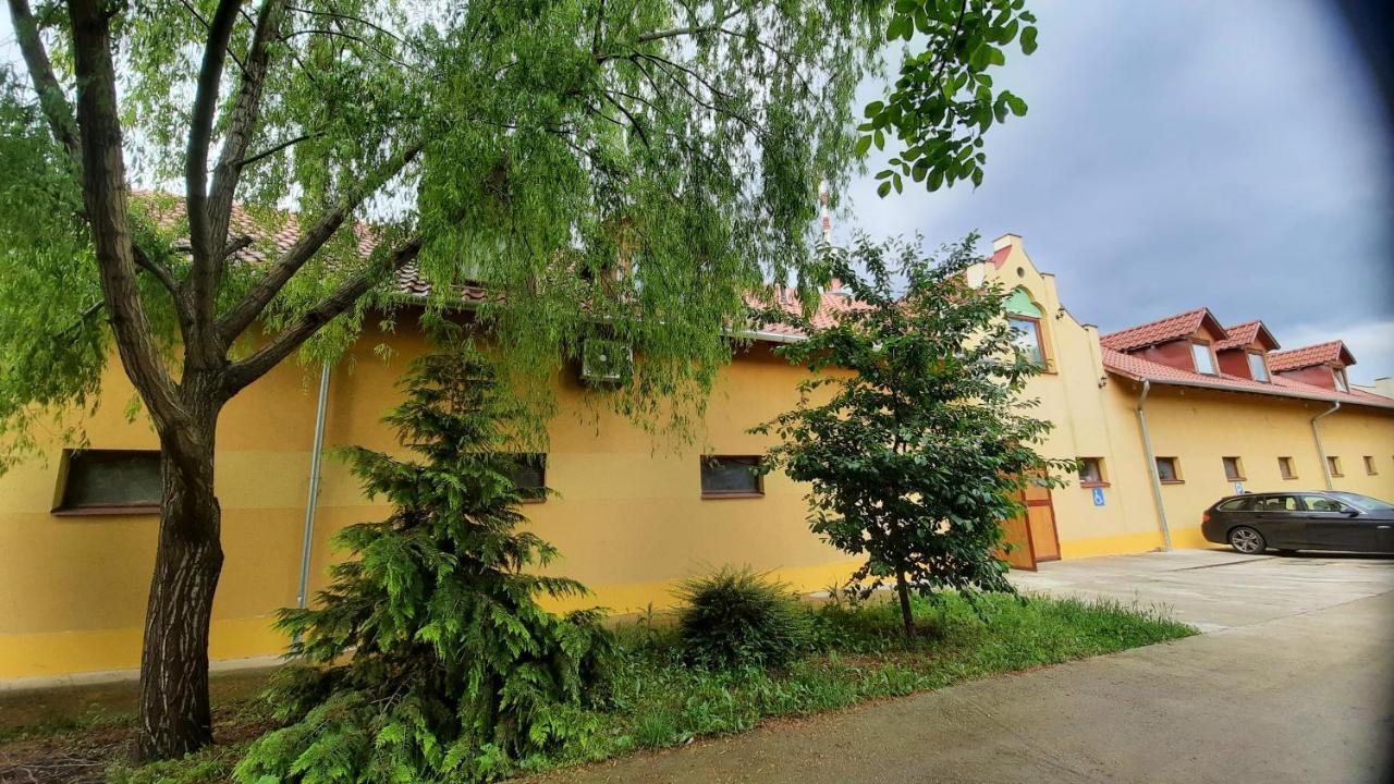 Ferienwohnung Torony Lovarda Maganszallas Kiskunfélegyháza Exterior foto